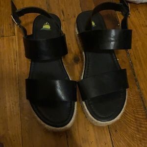 Size 7 aloha island platform sandals